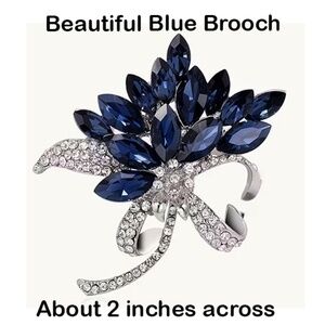 Multi-layered Rhinestone Brooch with a Fashionable and Minimalist Style, - NWT